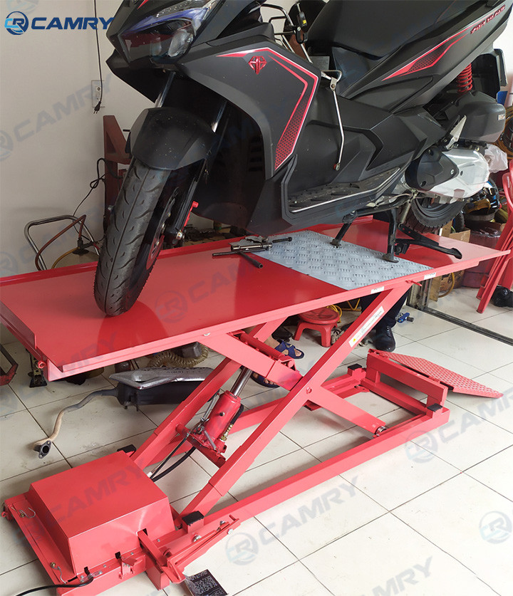 bàn nâng sửa xe máy