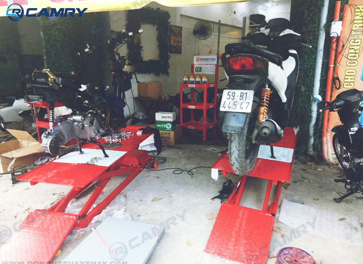 bàn nâng xe máy thủy lực