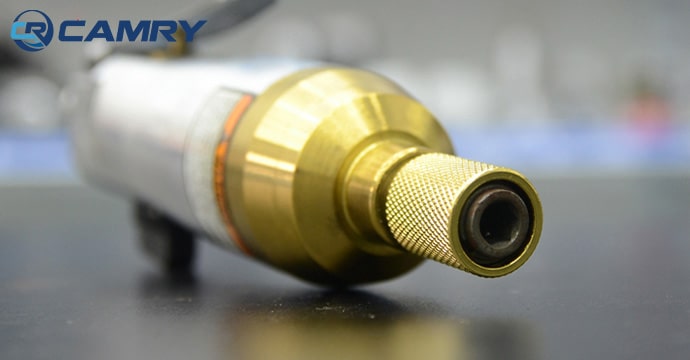 sung-ban-vit-cam-tay-knight-5h-2
